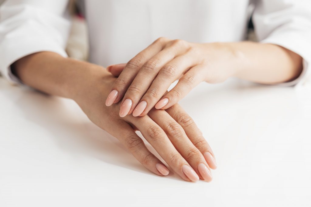 Jak zregenerować paznokcie po manicure hybrydowym