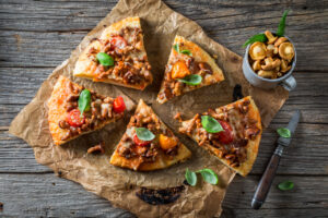 Domowa pizza, przepisy: jak samodzielnie przygotować idealną pizzę