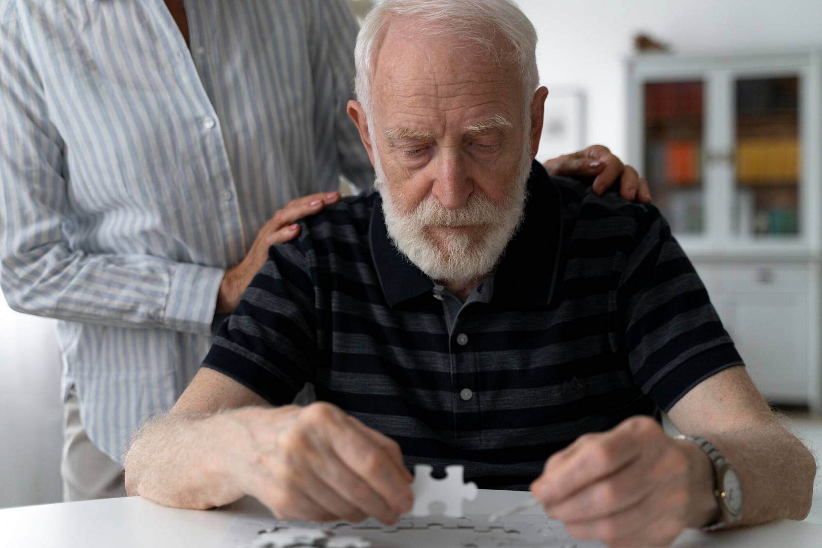 senior-people-confronting-alzheimer-disease.jpg